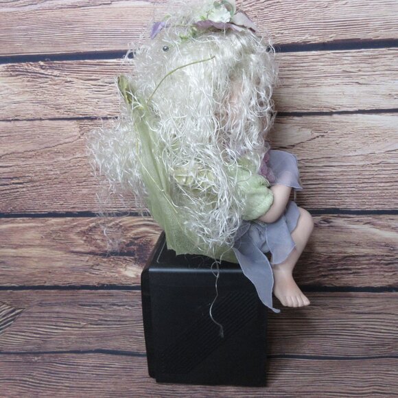 Duck House Heirloom Sitting 14" Desdemona Sitting Doll - Picture 10 of 12